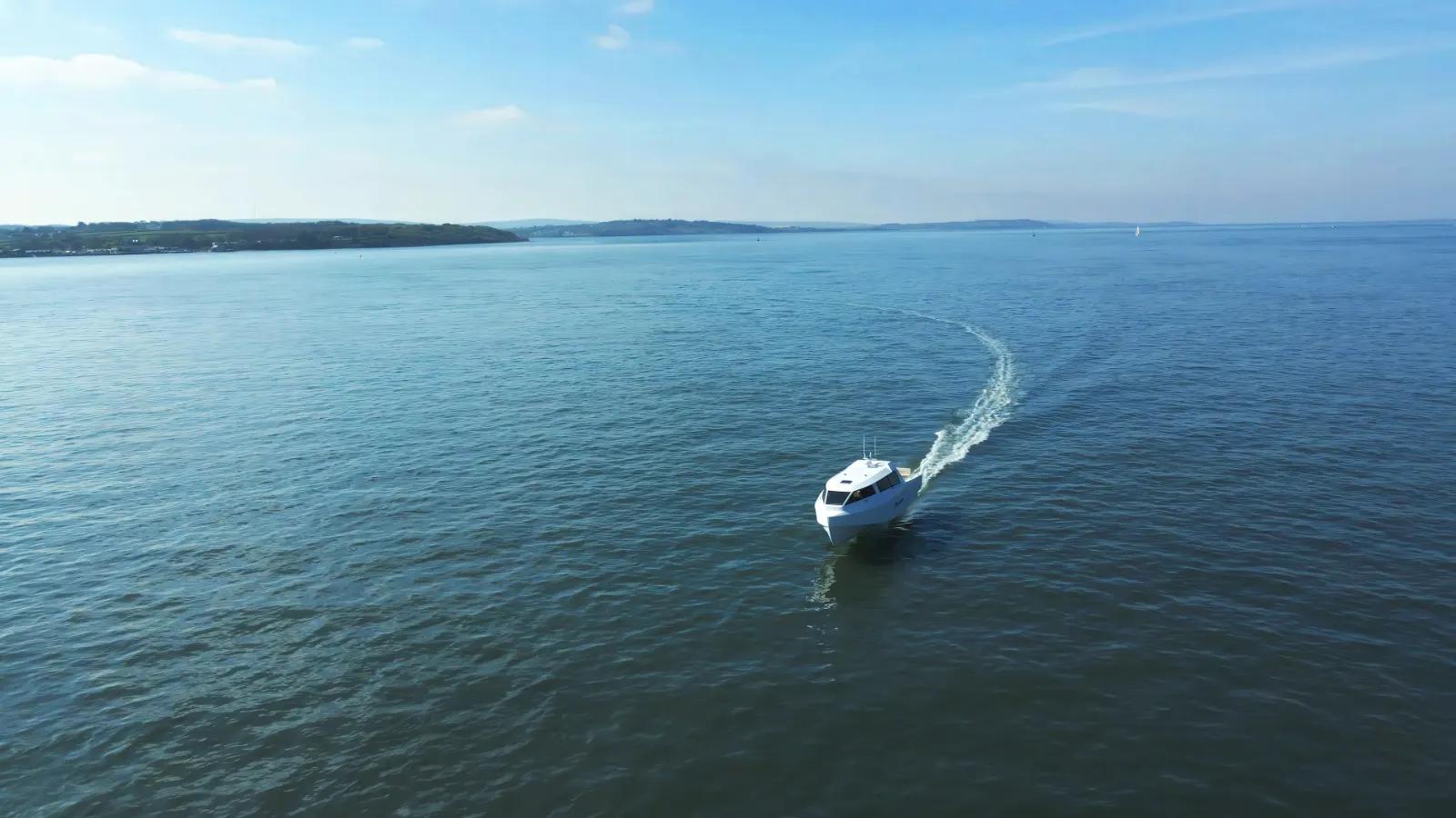 Artemis EF-12 Dayboat · low-wake passage