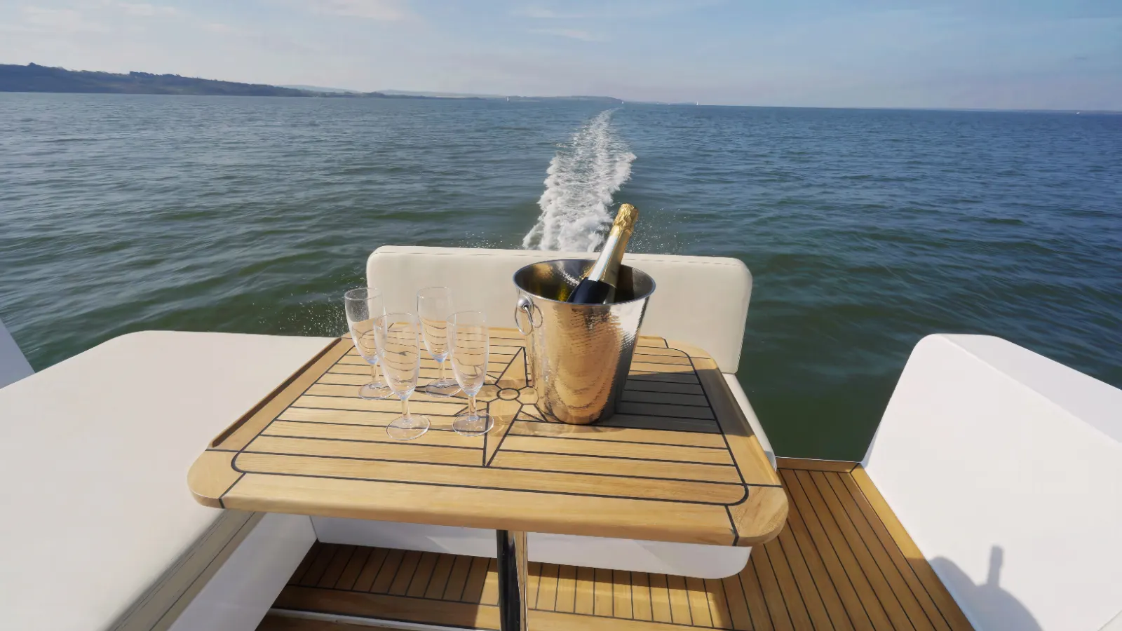 Artemis EF-12 Dayboat · low-wake passage